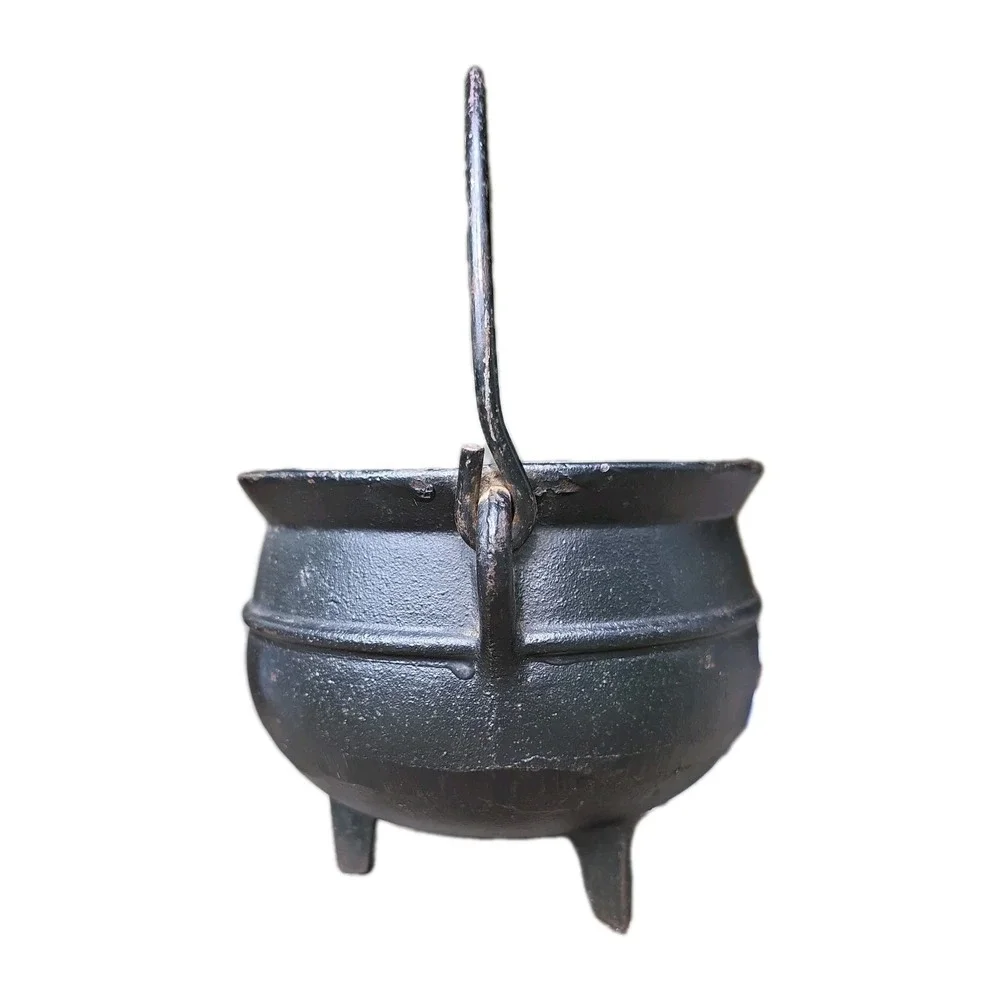 Antique 3 Leg Cast Iron Bean Pot Gypsy Kettle Cowboy Cauldron Unmarked 5.5 Inch
